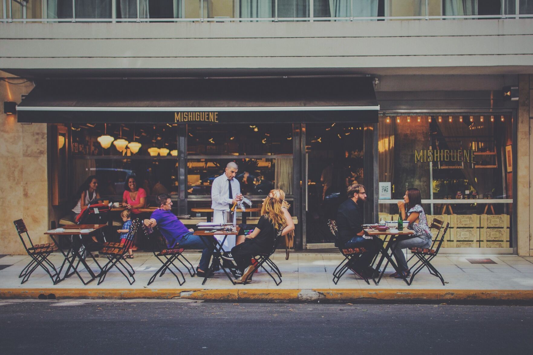 Restaurants, bars, wineries and hotels